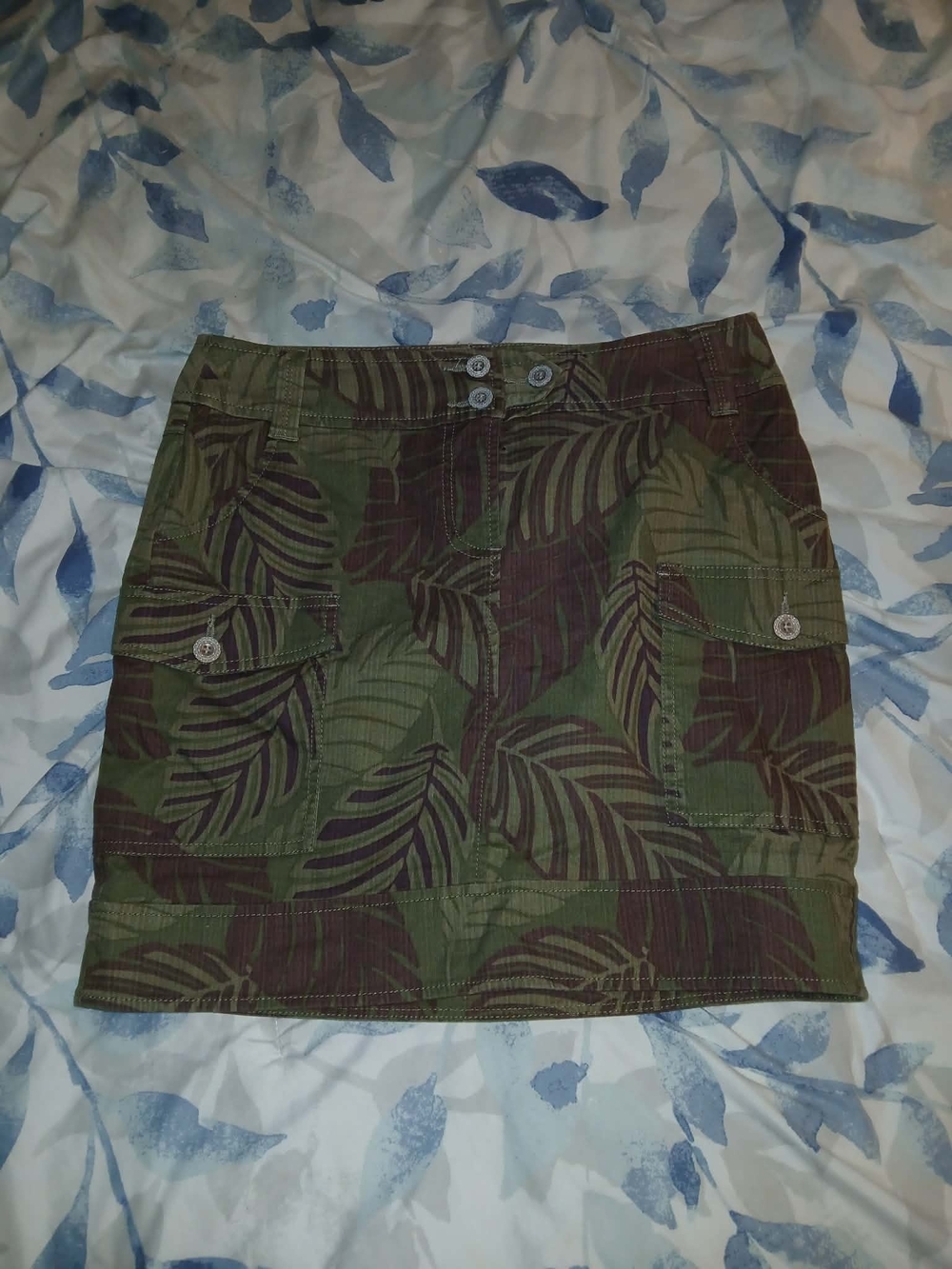 Axcess Olive Green & Brown Leaf-Print Cargo Mini Skirt